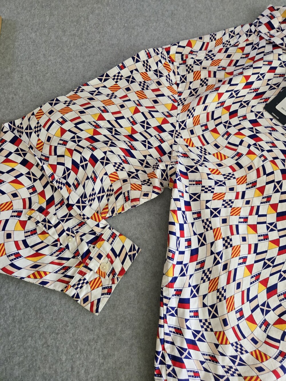 Tommy Jeans Men's RLX COLOR Block Rugby/Skate Button Down Shirt Large NEW - Picture 2 of 15
